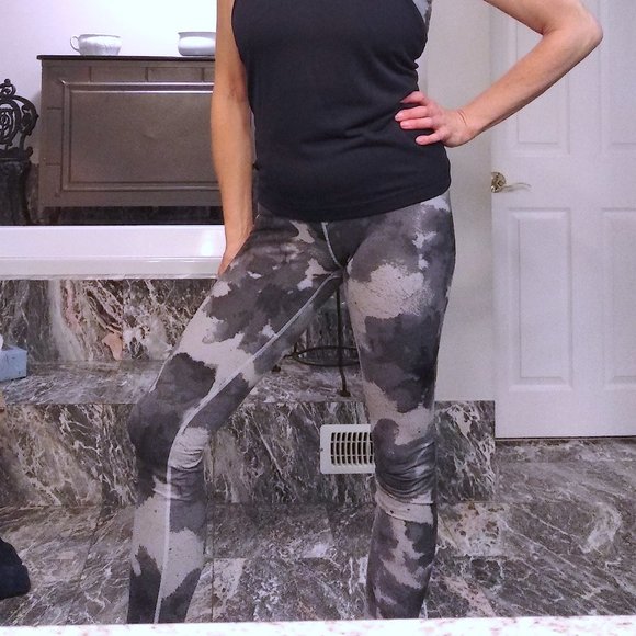 🌸🖤Pretty Lululemon Wunder Under Tights Pant Floral Platoon - Picture 9 of 10